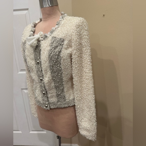 Alberto Makali Ivory Pearl Trim Bouclé Jacket Satin Panels and Bow Size Large - Picture 5 of 8